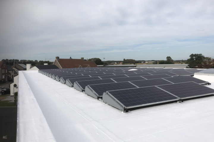 Rcs Cool&protect Dak Met Pv Panelen (11)