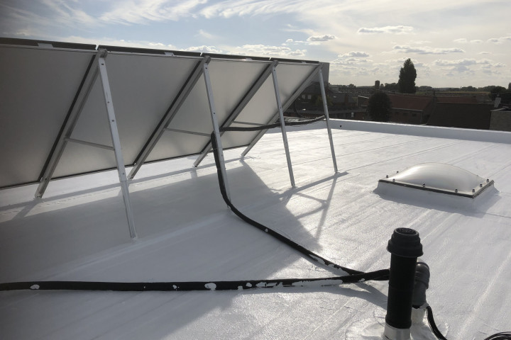 Rcs Cool&protect Dak Met Pv Panelen (7)