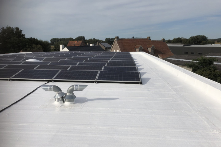Rcs Cool&protect Dak Met Pv Panelen (8) 2